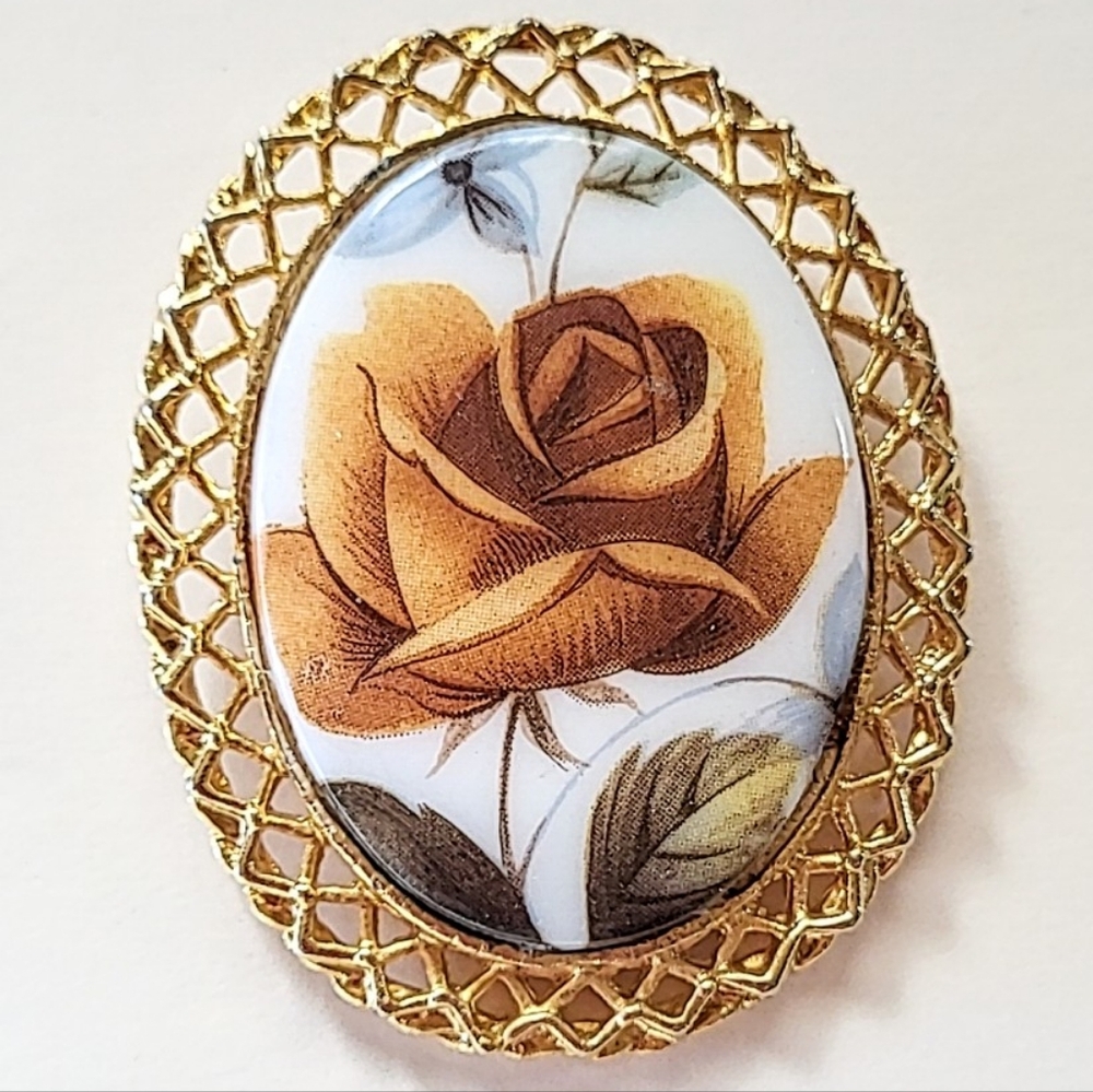 MILK GLASS TRANSFERWARE GOLDEN BROWN ROSE PIN BROOCH - VINTAGE - Picture 7 of 7